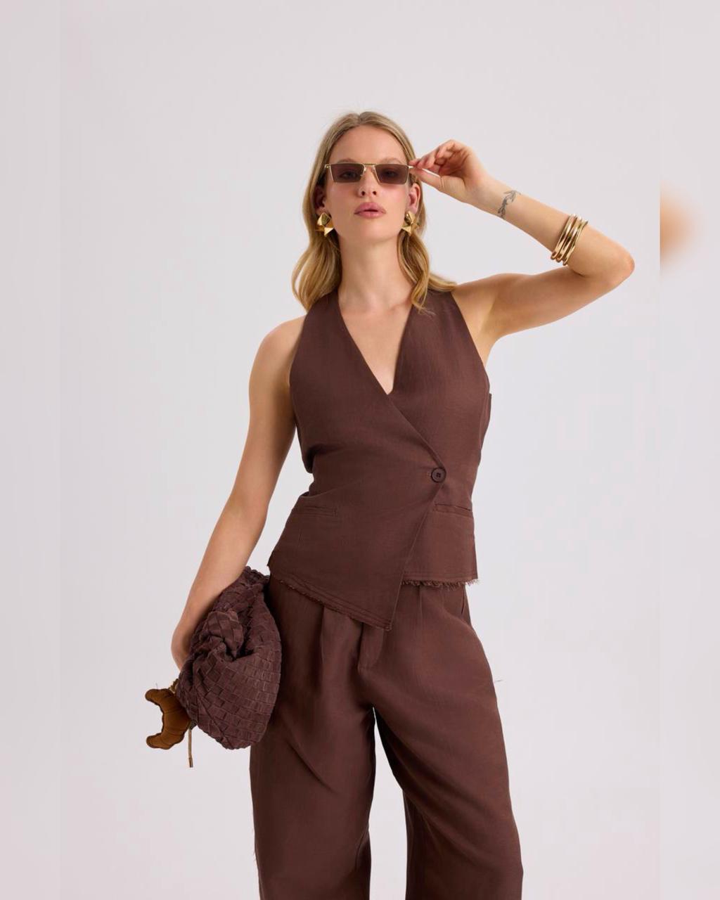 Brown open back linen set
